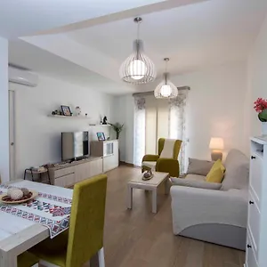 https://cruz-del-mar-beach-apartamentos-living-sur.es-andalucia.com