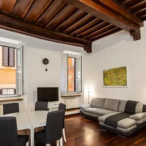 Cartari In Apartamento