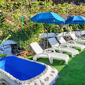 https://casa-cueva-barranco-hondo.in-canary-islands.com