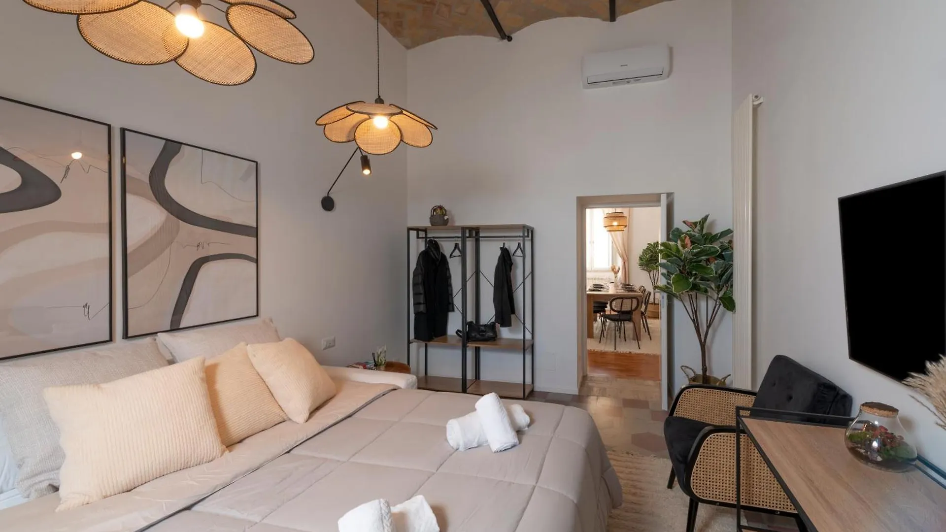 Colosseo Flats And Penthouse Apartment Rome